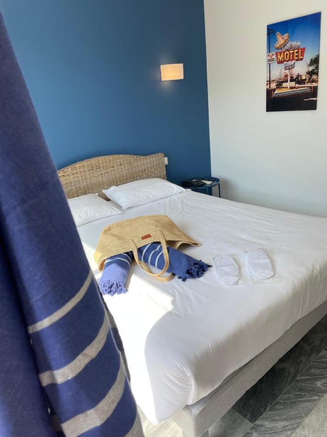 Amerique Hotel Palavas - Piscine - Plage Exteriör bild