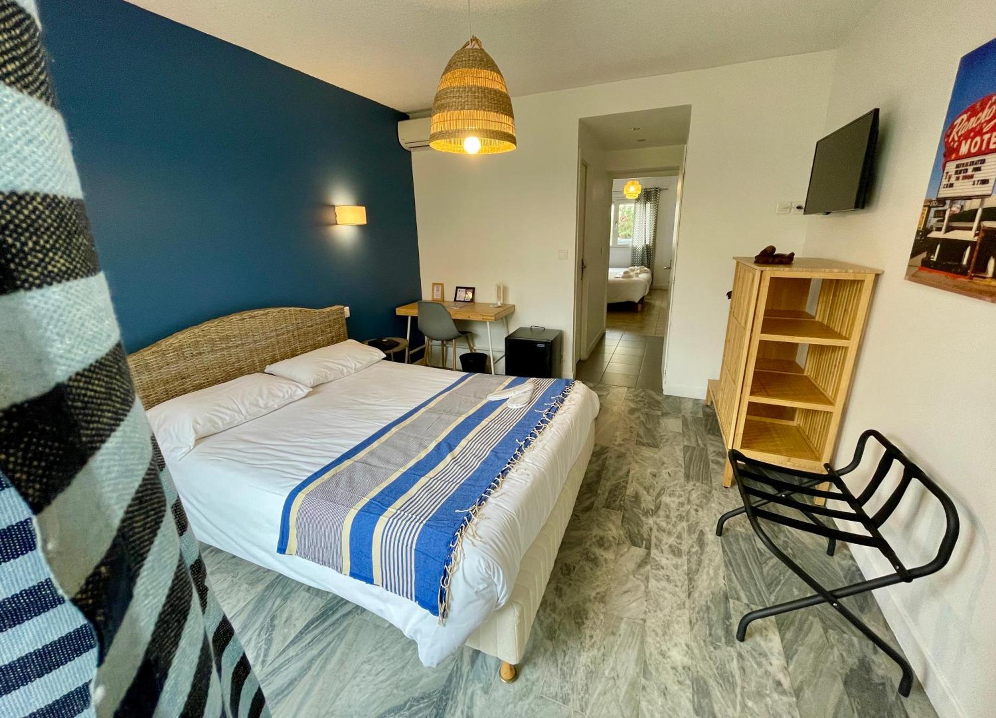 Amerique Hotel Palavas - Piscine - Plage Exteriör bild